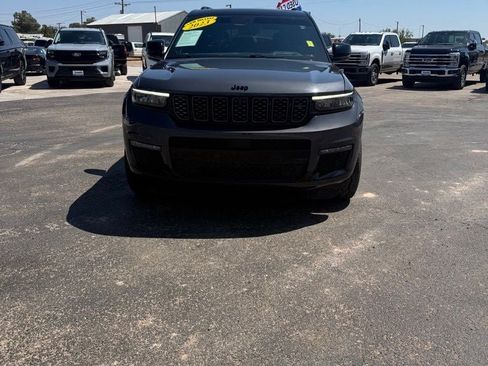 Used 2023 Jeep Grand Cherokee L Summit AWD/4WD image 2