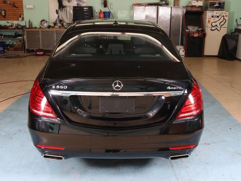 Used 2016 Mercedes-Benz S 550 4MATIC Sedan w/ Premium Package image 16