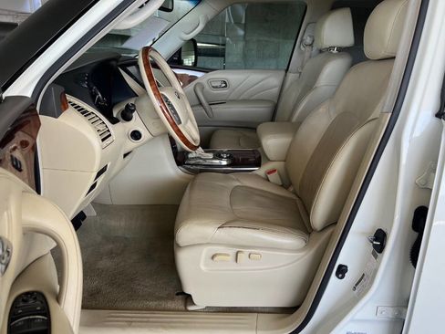 Used 2016 INFINITI QX80 4WD w/ Deluxe Technology Package image 15