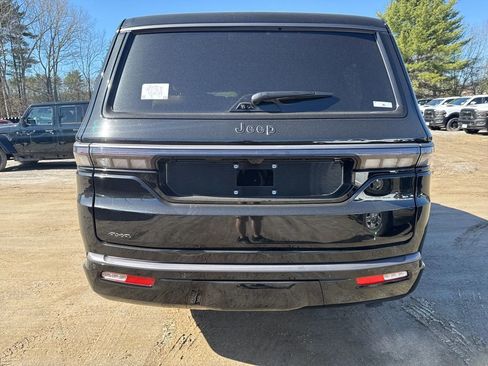 New 2026 Jeep Grand Wagoneer Summit AWD/4WD image 4