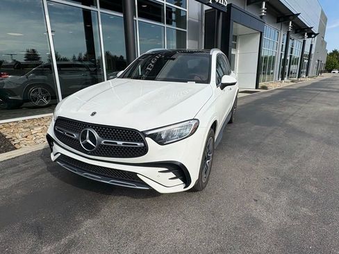 Used 2023 Mercedes-Benz GLC 300 4MATIC image 2