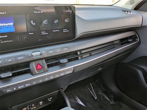 Used 2025 Kia K4 LXS image 14