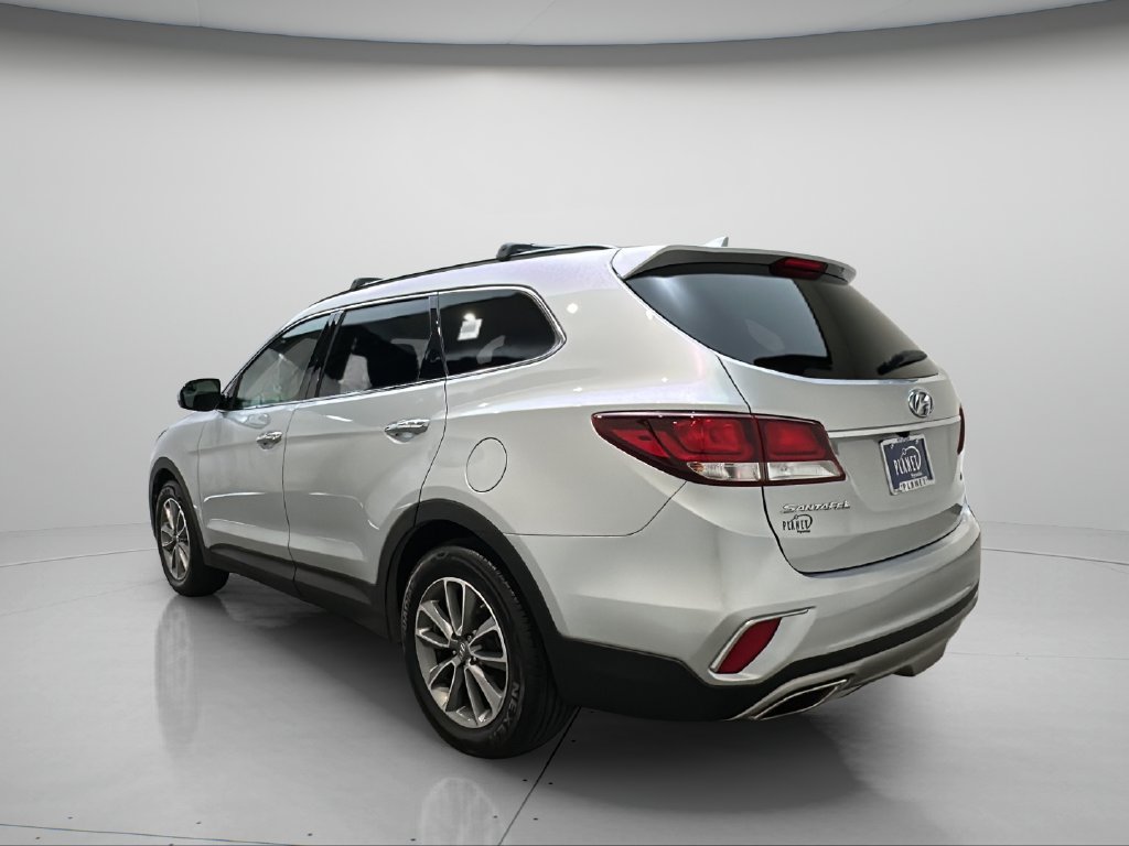 Used 2017 Hyundai Santa Fe SE AWD/4WD image 4