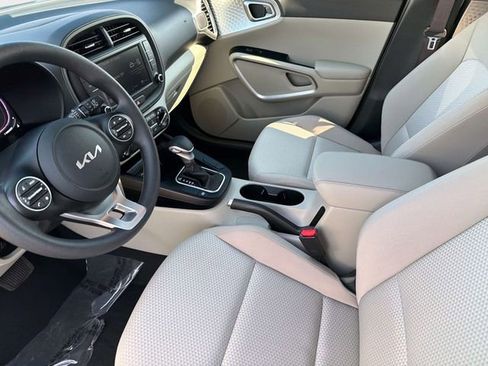 Used 2024 Kia Soul LX w/ Option Group 015 image 18