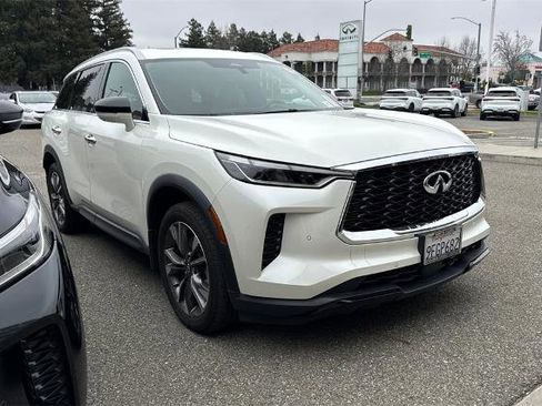 Certified 2023 INFINITI QX60 Luxe w/ Cargo Package image 2