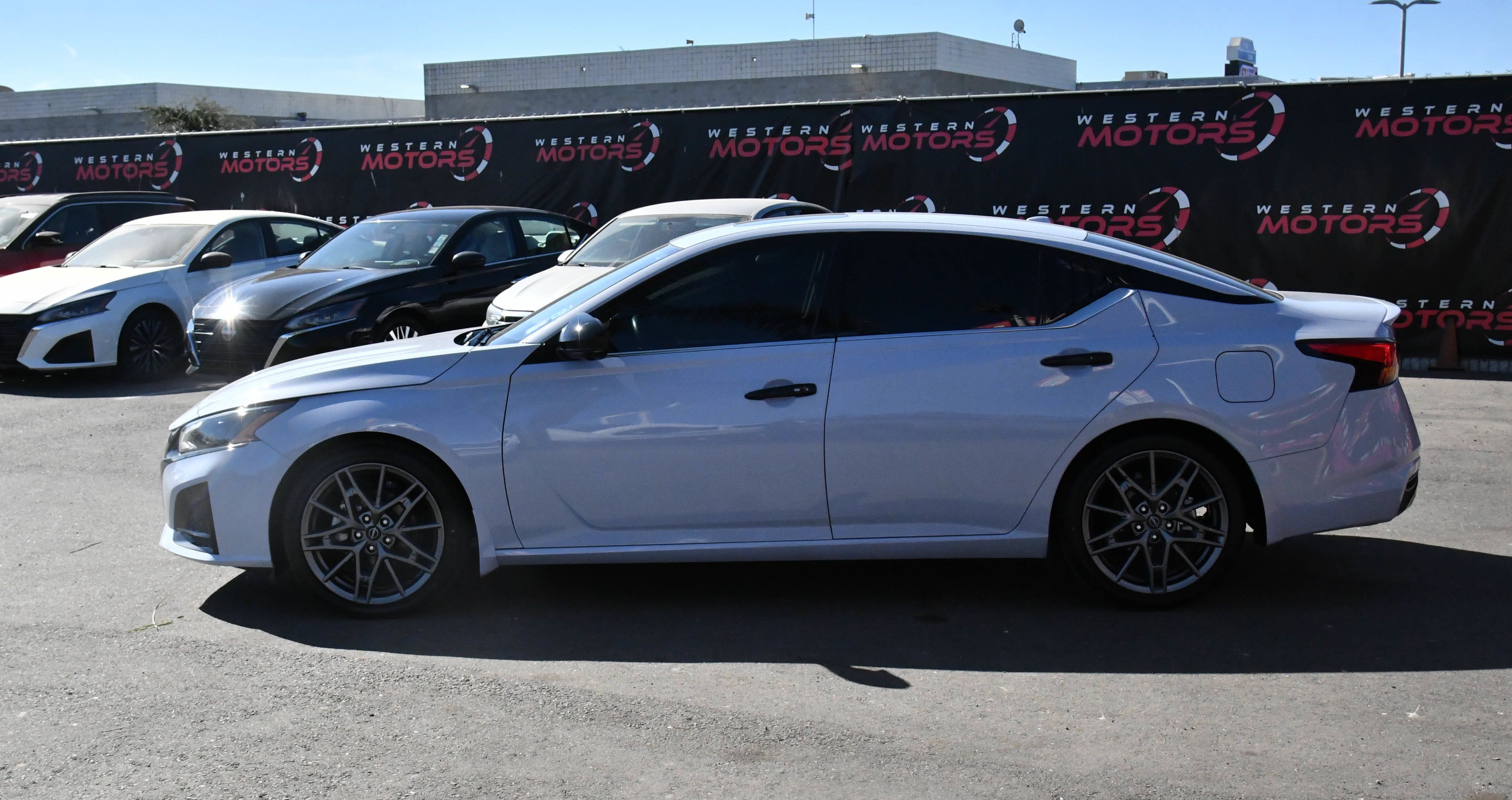 Used 2024 Nissan Altima 2.0 SR FWD image 4