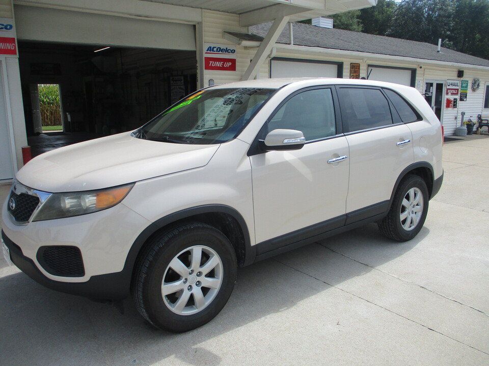 Used 2012 Kia Sorento FWD w/ Third Row Pkg image 11