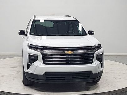Used 2025 Chevrolet Traverse LT