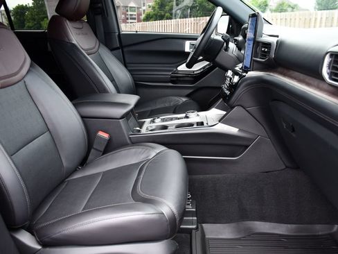 Used 2023 Ford Explorer Platinum w/ Technology Package AWD/4WD image 37