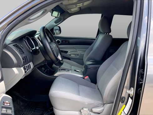 Used 2014 Toyota Tacoma PreRunner w/ SR5 Package RWD image 8