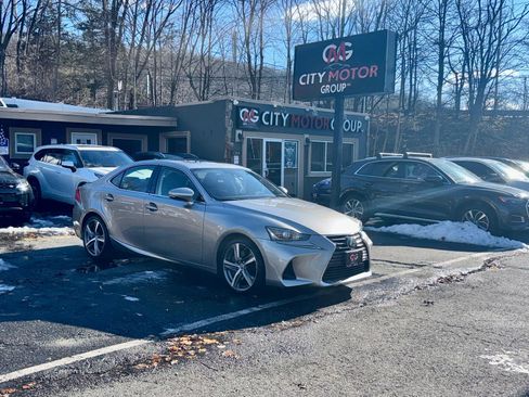 Used 2018 Lexus IS 300 AWD image 1