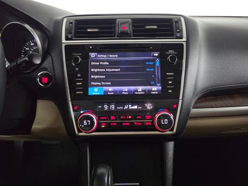 Used 2018 Subaru Outback 2.5i Limited AWD/4WD image 29