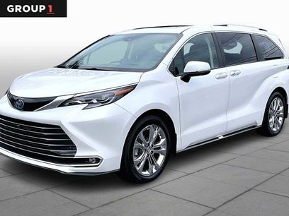 Used 2024 Toyota Sienna Platinum