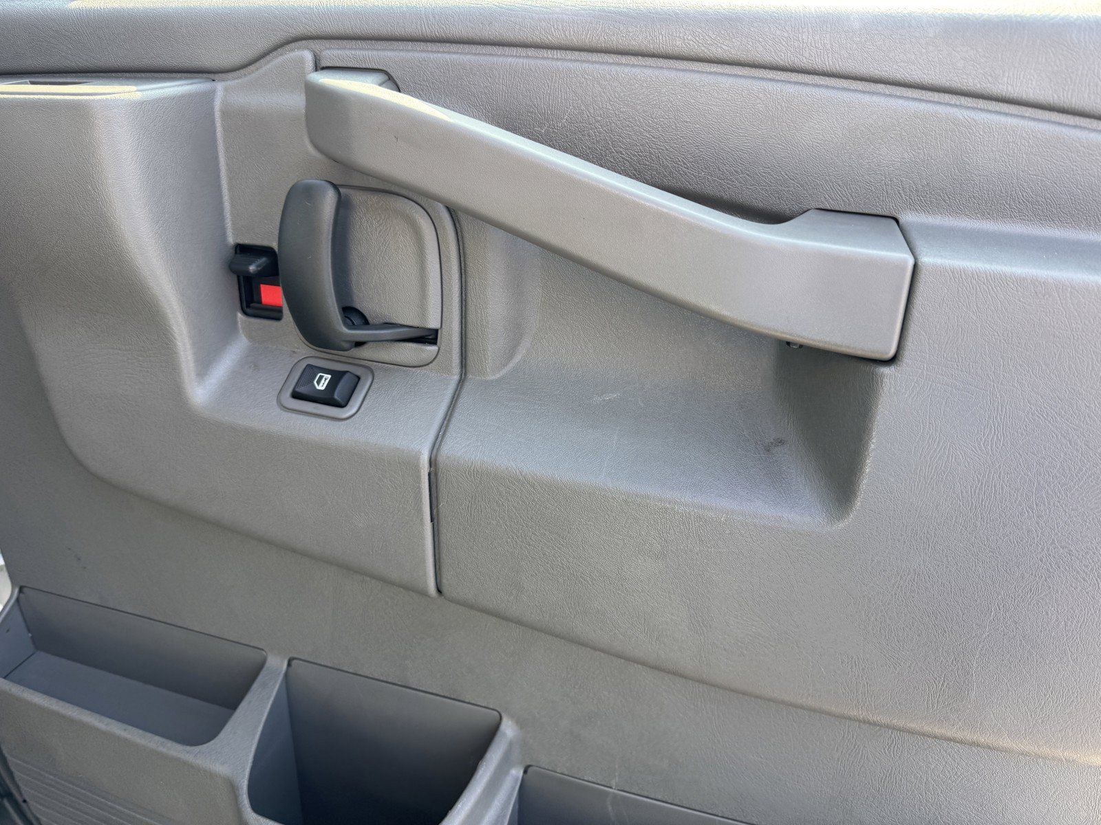 Used 2025 GMC Savana 2500 w/ Driver Convenience Package RWD image 7