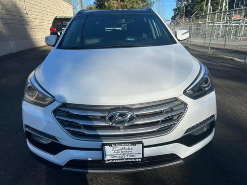 Used 2018 Hyundai Santa Fe Sport image 2