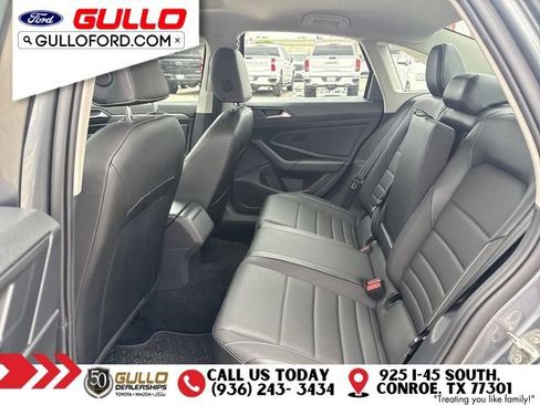 Used 2022 Volkswagen Jetta SE FWD image 14