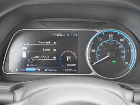 Used 2024 Nissan Leaf S image 22