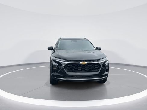 New 2026 Chevrolet Trax LT w/ Driver Confidence Package FWD image 3
