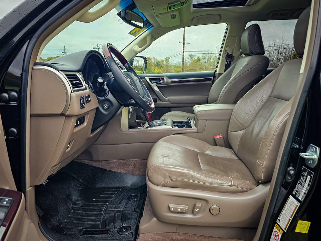 Used 2014 Lexus GX 460 w/ Premium Package AWD/4WD image 13