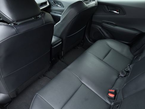 Used 2025 Toyota Prius XLE image 29