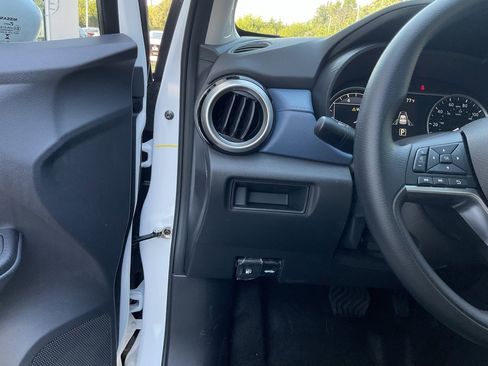 New 2025 Nissan Versa SV w/ Trunk Package image 22