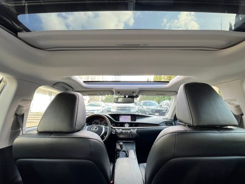 Used 2013 Lexus ES 350 FWD image 16