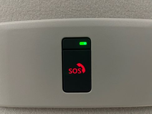 New 2025 Nissan Versa SR w/ Trunk Package image 29