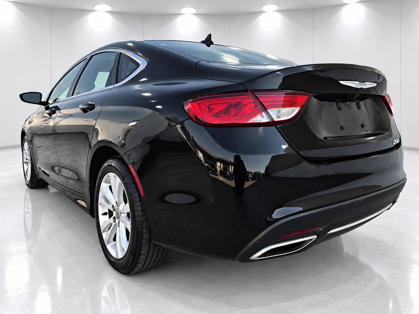 Used 2016 Chrysler 200 Limited w/ Convenience Group FWD image 5