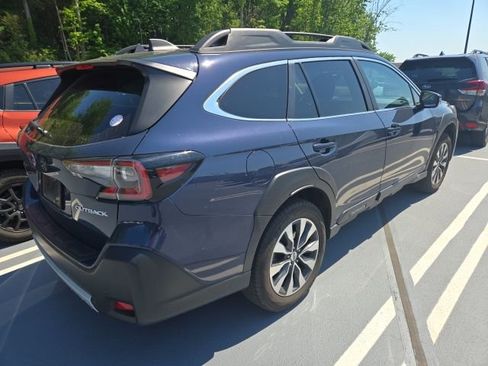 Used 2023 Subaru Outback Limited AWD/4WD image 11