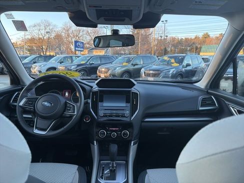 Used 2023 Subaru Forester Premium image 27