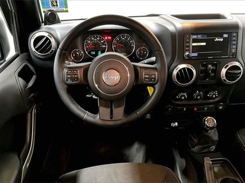 Used 2014 Jeep Wrangler Unlimited Sahara w/ Connectivity Group image 5