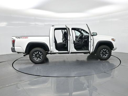Used 2023 Toyota Tacoma TRD Off-Road image 3