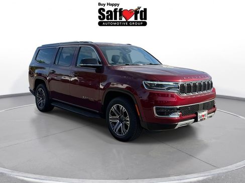 Certified 2024 Jeep Wagoneer L Series II w/ Flexible Seating Group AWD/4WD image 9