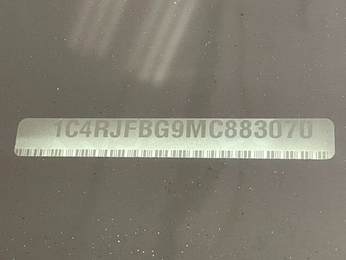 Used 2021 Jeep Grand Cherokee Limited image 29