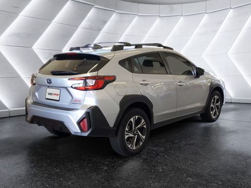 Used 2024 Subaru Crosstrek 2.0i Premium AWD/4WD image 4