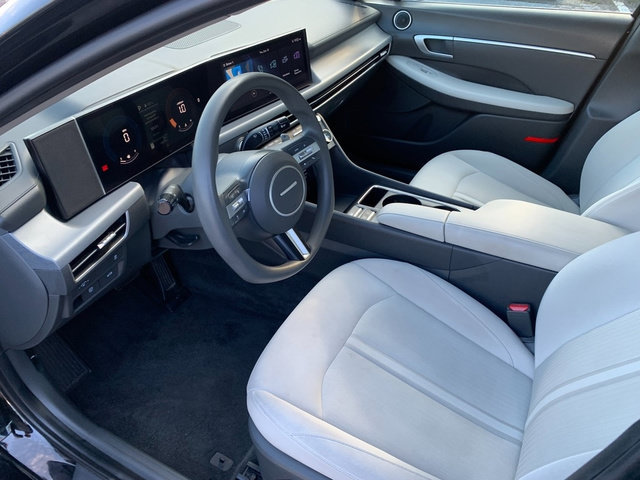 Used 2025 Hyundai Sonata SEL FWD image 21