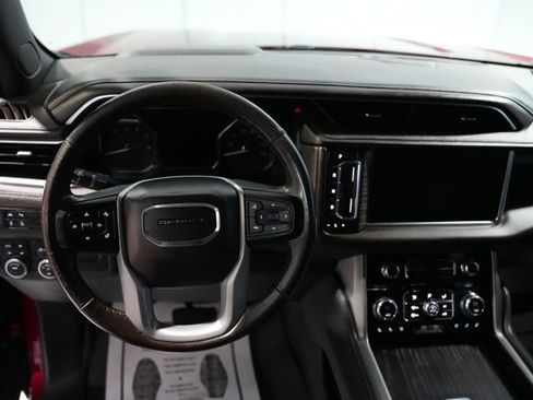 Used 2021 GMC Yukon XL Denali w/ Advanced Technology Package image 17