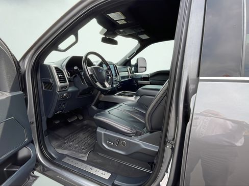 Used 2022 Ford F350 Platinum w/ FX4 Off-Road Package AWD/4WD image 17