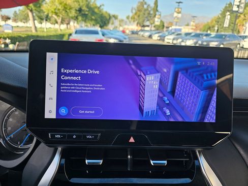 Used 2023 Toyota Venza Nightshade image 11