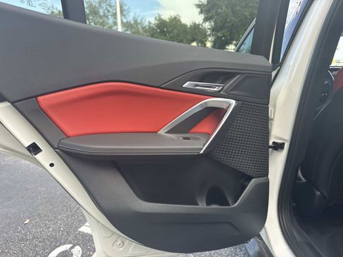 Used 2025 BMW X2 xDrive28i image 12