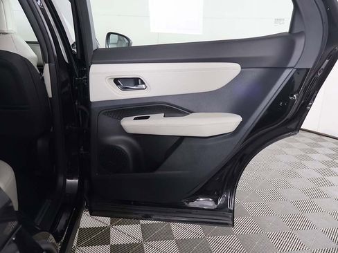 Used 2023 Nissan Ariya AWD image 27