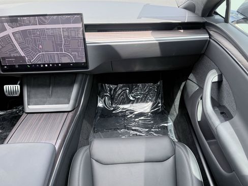 Used 2025 Tesla Model S AWD/4WD image 54