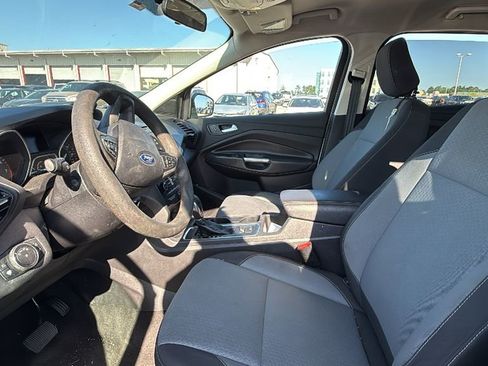 Used 2018 Ford Escape SE FWD image 4