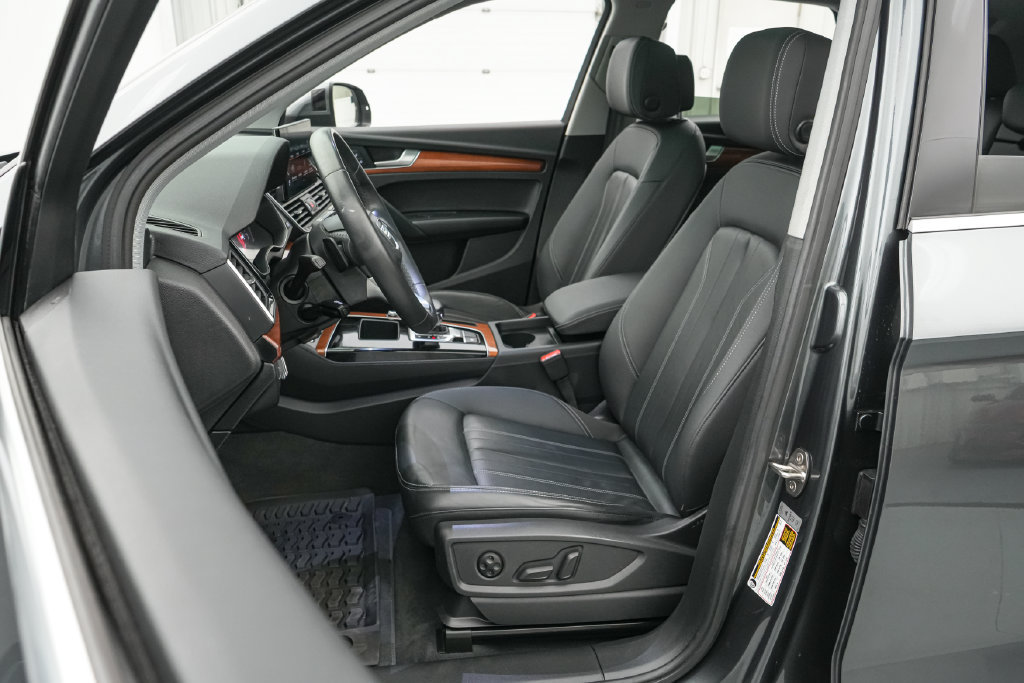 Used 2023 Audi Q5 2.0T Premium w/ Convenience Package AWD/4WD image 13