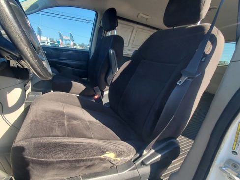 Used 2014 RAM C/V Tradesman image 11