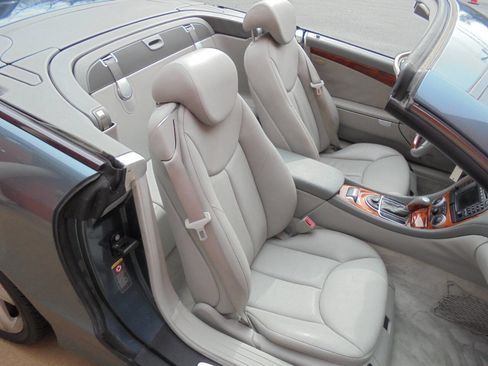 Used 2004 Mercedes-Benz SL 500 w/ Trim Pkg image 12