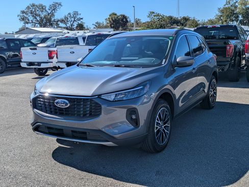 New 2026 Ford Escape SE FWD image 8