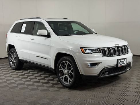 Used 2018 Jeep Grand Cherokee Limited AWD/4WD image 7