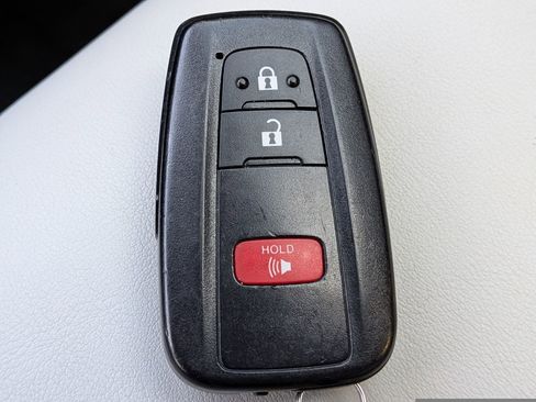 Used 2016 Toyota Prius Four image 31