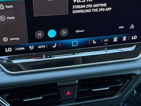 New 2025 Volkswagen Tiguan SE image 20